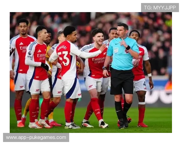 英超名哨奥利弗执法双红会引热议裁判尺度成球迷焦点